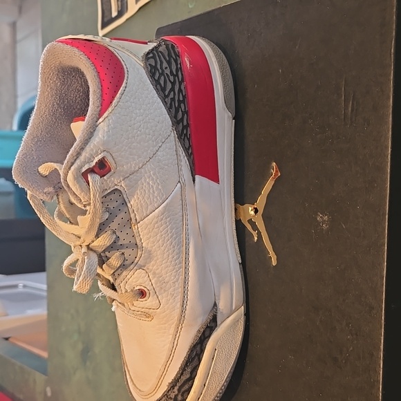 Jordan 4 Retro - Picture 4 of 8